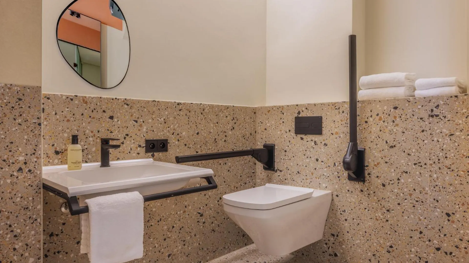 Maxhotel Brusel 4*,