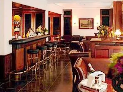 ****  Hotel The Usual Bruselas Bélgica